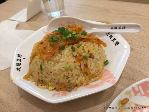 【食記】台中大阪王將餃子專賣店 Osaka Ohsho Since 1969 廣三SOGO店@西區草悟道-捷運BRT科博館 : 50年歷史日式餃子連鎖店, 只推炸雞跟炒麵...餃子就算了XD 下午茶 區域 午餐 台中市 合菜 定食 捷運美食MRT&BRT 日式 晚餐 水餃&煎餃&鍋貼 炒飯 西區 飲食/食記/吃吃喝喝 麵食類 