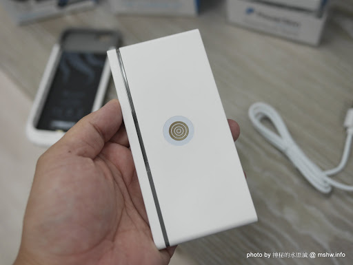 【數位3C】看不見,可是依舊存在! PowerSkin PowerTouch  Magconn 磁吸式無線充電系列, 行動電源組合 3C/資訊/通訊/網路 廣告 新聞與政治 硬體 行動電話 試吃試用業配文 通信 開箱 