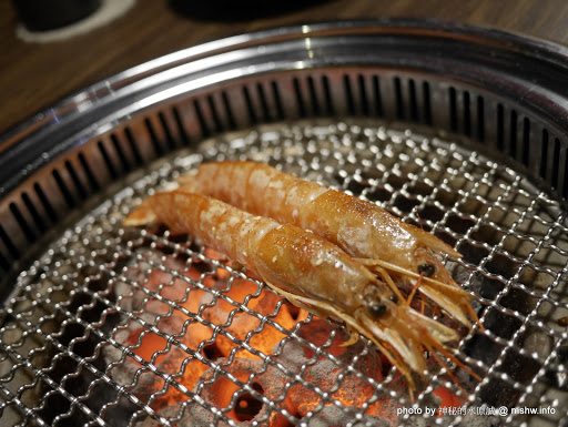 【食記】台中Iwate 岩手日式炭火燒肉@南屯公益路燒肉-捷運MRT溝仔墘 : 全程桌邊服務,肉質與技術兼具的巷弄美味 區域 南屯區 台中市 和牛 宵夜 居酒屋 捷運美食MRT&BRT 日式 晚餐 燒烤/燒肉 飲食/食記/吃吃喝喝 