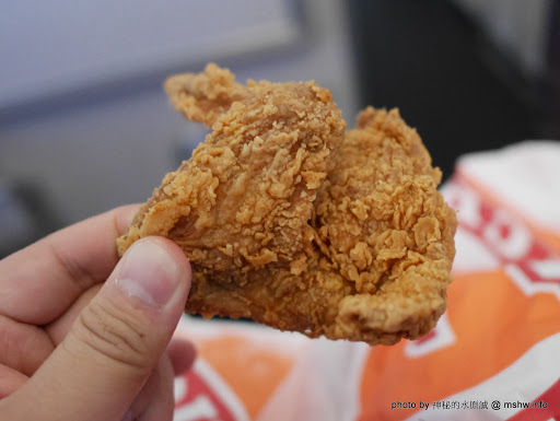 【食記】香港大力水手炸雞 Popeyes Chicken & Biscuits Louusuana Kitchen @香港赤鱲角國際機場 : 不放過久的話味道相信會比較好...>< 下午茶 區域 午餐 早餐 晚餐 炸雞 美式 速食 飲食/食記/吃吃喝喝 香港(Hong Kong) 