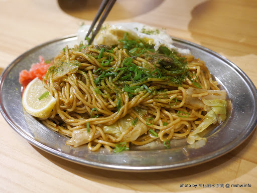【食記】台中次男日食料理製作所@西區英才公園&台中二中-捷運BRT中正國小 : 激發你的黑暗原力!!這廚師從黑暗料理界來的? 下午茶 區域 台中市 台式 夜市小吃 宵夜 小吃 居酒屋 捷運美食MRT&BRT 日式 水餃&煎餃&鍋貼 炒泡麵 西區 輕食 速食 酒類 飲食/食記/吃吃喝喝 麵食類 