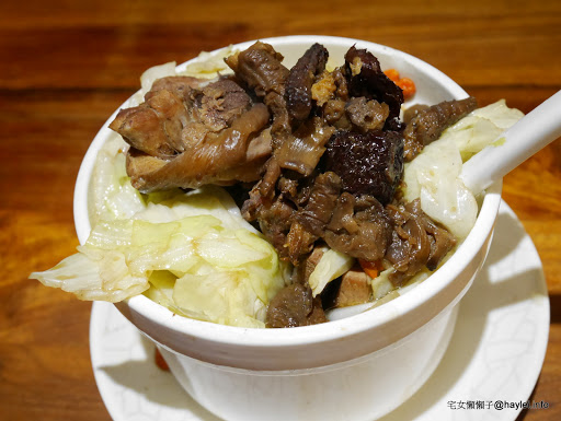 雙月食品社 養生美食台大醫院 湯清味美，料多到滿出來的捷運善導寺站附近的平價藥膳溫補首選！非凡電視推薦！外帶去探病或回家吃都很棒～超推麻油雞麵線、虱目魚肚蛤蜊雞湯、各式滷透透滷味跟肥嫩美味鮮蚵！ 中式料理 保養品分享 健康養身 飲食集錦 