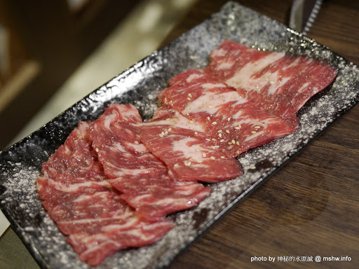 【食記】台中Iwate 岩手日式炭火燒肉@南屯公益路燒肉-捷運MRT溝仔墘 : 全程桌邊服務,肉質與技術兼具的巷弄美味 區域 南屯區 台中市 和牛 宵夜 居酒屋 捷運美食MRT&BRT 日式 晚餐 燒烤/燒肉 飲食/食記/吃吃喝喝 