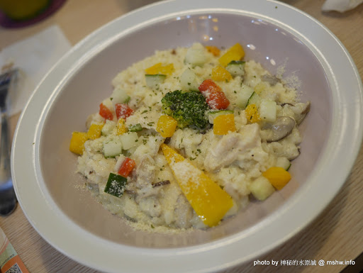 【食記】台中Three Little Bunnies GELATO RESTAURANT 三隻小兔義式冰淇淋餐廳-台中老虎城店@西屯老虎城-捷運BRT秋紅谷 : 用料實在, 健康取向的美味冰品! 糖尿病患者也可以安心吃 冰品 冰淇淋 區域 午餐 台中市 捷運美食MRT&BRT 晚餐 燉飯 義式 茶類 西屯區 輕食 飲食/食記/吃吃喝喝 麵食類 