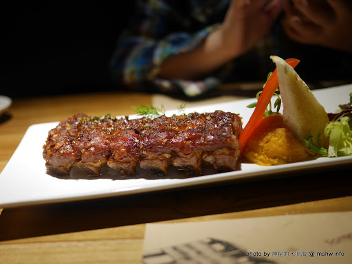 【食記】NINI 尼尼義大利餐廳旗艦店-台中NINI公益店@南屯 : 幽靜, 時尚, 美味...適合好友共享 下午茶 區域 午餐 南屯區 台中市 咖啡簡餐 晚餐 海鮮 燉飯 牛排 義式 西式 豬排 酒類 飲食/食記/吃吃喝喝 香菇 麵食類 