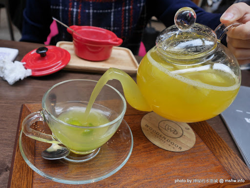 【食記】台中Wood Door 木門咖啡-Coffee, Waffle, Sandwich, Pasta, Dessert@南屯 : 環境舒適,食材用心,大份量義大利麵好食在! 下午茶 區域 午餐 南屯區 台中市 咖啡簡餐 早餐 晚餐 烤雞 糕餅烘培 義式 輕食 飲食/食記/吃吃喝喝 馬來西亞料理 麵食類 