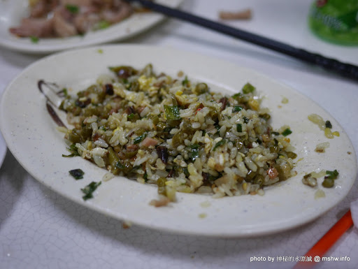 【食記】台中士官長酸菜白肉鍋-士官長野地餐廳@北區武昌公園 : 吃粗飽還得將就一下,取名野地餐廳就可以弄這麼髒嗎? 中式 北區 區域 台中市 晚餐 火鍋/鍋物 飲食/食記/吃吃喝喝 