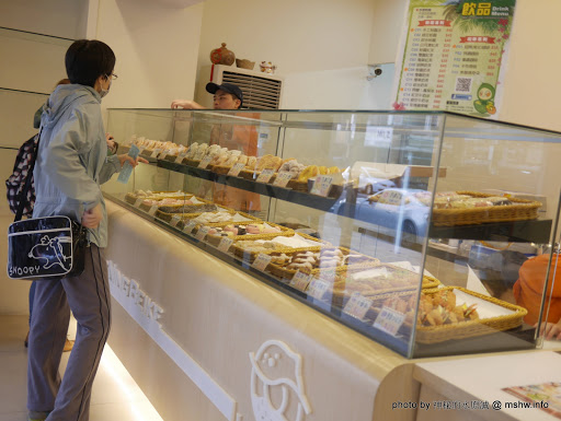 【食記】台中Siang Ning Beike Lemon Donuts 香檸貝克甜甜圈專賣-北屯同心店@北屯東山路 : 環境寬敞舒適, 甜點口感依舊, 還有新產品等著你喔!! 下午茶 北屯區 區域 午餐 台中市 台式 晚餐 甜點 糕餅烘培 西式 輕食 飲食/食記/吃吃喝喝 