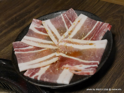 【食記】台中Iwate 岩手日式炭火燒肉@南屯公益路燒肉-捷運MRT溝仔墘 : 全程桌邊服務,肉質與技術兼具的巷弄美味 區域 南屯區 台中市 和牛 宵夜 居酒屋 捷運美食MRT&BRT 日式 晚餐 燒烤/燒肉 飲食/食記/吃吃喝喝 