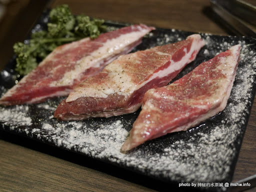 【食記】台中Iwate 岩手日式炭火燒肉@南屯公益路燒肉-捷運MRT溝仔墘 : 全程桌邊服務,肉質與技術兼具的巷弄美味 區域 南屯區 台中市 和牛 宵夜 居酒屋 捷運美食MRT&BRT 日式 晚餐 燒烤/燒肉 飲食/食記/吃吃喝喝 
