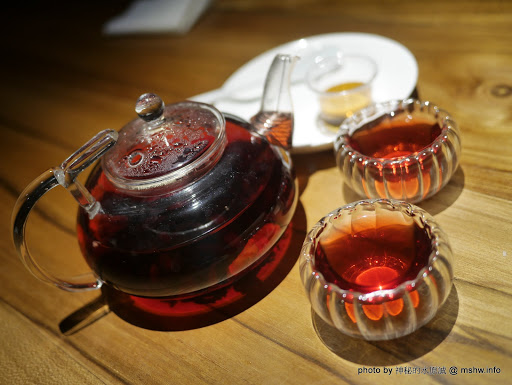 【食記】NINI 尼尼義大利餐廳旗艦店-台中NINI公益店@南屯 : 幽靜, 時尚, 美味...適合好友共享 下午茶 區域 午餐 南屯區 台中市 咖啡簡餐 晚餐 海鮮 燉飯 牛排 義式 西式 豬排 酒類 飲食/食記/吃吃喝喝 香菇 麵食類 