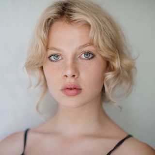 Ella Newton (Actress) Wiki, Biography, Age, Height, Weight, Boyfriend, Net Worth, Facts Ella Newton (Actress) Wiki, Biography, Age, Height, Weight, Boyfriend, Net Worth, Facts