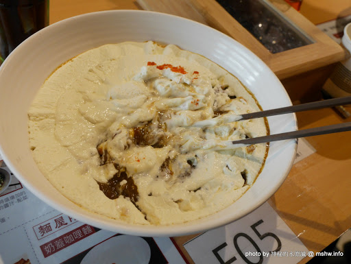 【食記】台中ラ一メン野島家麵屋河南店@西屯逢甲夜市 : 率性新吃法!奶蓋咖哩麵.客製化丼飯等你來嘗鮮~招牌美味一次滿足 DIY料理 下午茶 區域 午餐 台中市 咖哩 拉麵 日式 晚餐 蓋飯/丼飯 西屯區 豬排 飲食/食記/吃吃喝喝 麵食類 