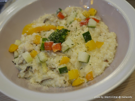 【食記】台中Three Little Bunnies GELATO RESTAURANT 三隻小兔義式冰淇淋餐廳-台中老虎城店@西屯老虎城-捷運BRT秋紅谷 : 用料實在, 健康取向的美味冰品! 糖尿病患者也可以安心吃 冰品 冰淇淋 區域 午餐 台中市 捷運美食MRT&BRT 晚餐 燉飯 義式 茶類 西屯區 輕食 飲食/食記/吃吃喝喝 麵食類 