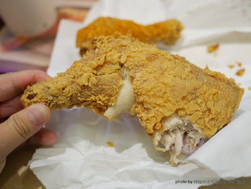 【食記】台北Dicos 德克士炸雞Taipei 101店＠信義捷運MRT台北101/世貿 : 頂新魏家旗下的中國連鎖炸雞, 吃起來鮮嫩多汁非常juicy... 信義區 區域 午餐 台北市 捷運美食MRT&BRT 晚餐 漢堡 炸雞 美式 輕食 速食 飲食/食記/吃吃喝喝 