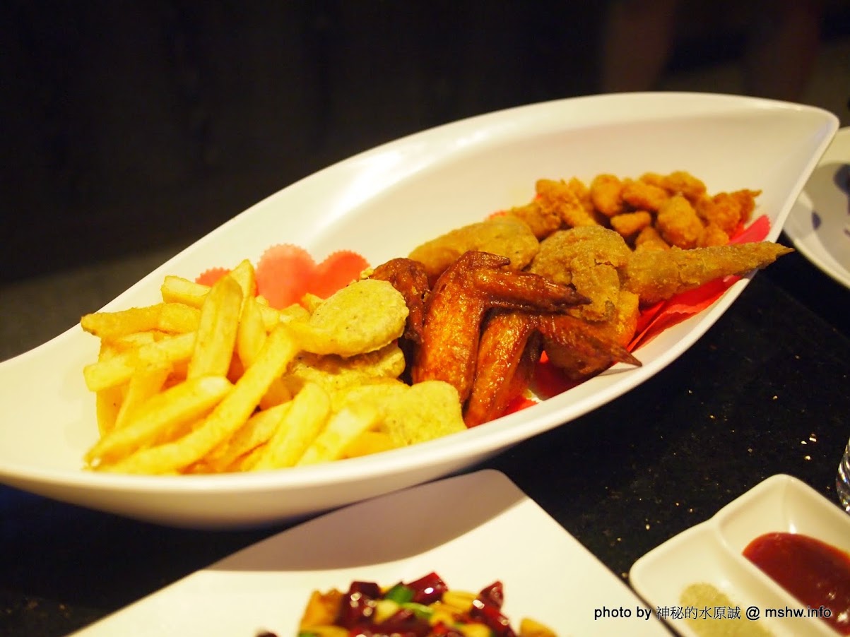 【景點】台中YES KTV 凱悅視聽歌城中港店@西區捷運BRT茄苳腳 : 環境舒適,菜色好吃,便宜又實惠的唱歌聚會優質選擇! 中式 區域 午餐 台中市 台式 合菜 嗜好 好康 娛樂 宵夜 捷運周邊 捷運美食MRT&BRT 新聞與政治 旅行 早餐 晚餐 景點 西區 試吃試用業配文 酒類 飲食/食記/吃吃喝喝 