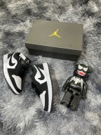 Giày Jordan 1 LOW PANDA trắng đen cổ thấp Logo Silicon Full Box Phụ Kiện thumbnail