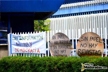 ¡SIN PAPEL NO HAY LIBERTAD! Periodistas de El Nacional protestan por falta de papel