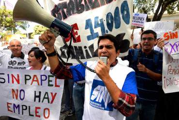 ¡BASTA DE ABUSOS! SNTP exige a Maduro solucionar crisis de escasez de papel periódico