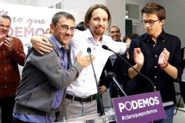 ¿LA NUEVA CONQUISTA? Hija de Chávez cautivada por el mensaje de un miembro de Podemos