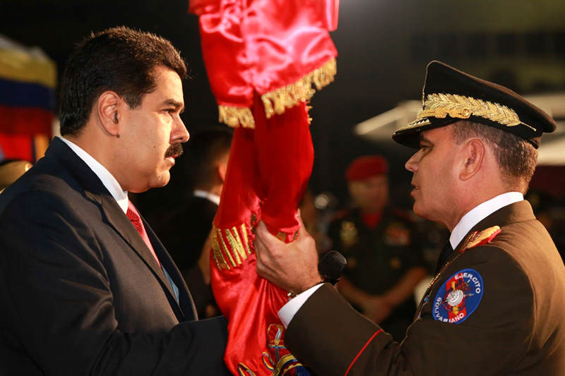 Vladimir-Padrino-Lopez-nuevo-Ministro-de-la-Defensa-en-Venezuela-2-800x533
