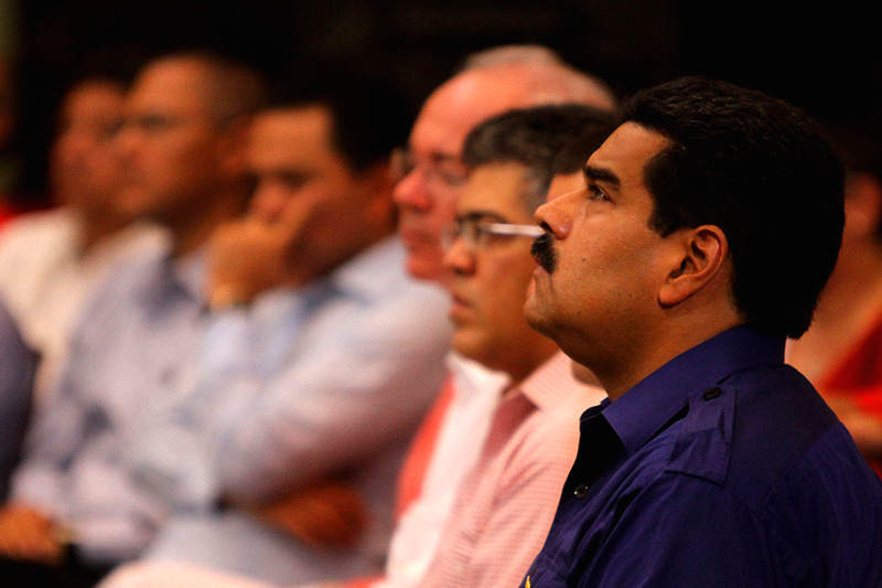 Gobierno-ministros-Maduro-preocupado-pensando
