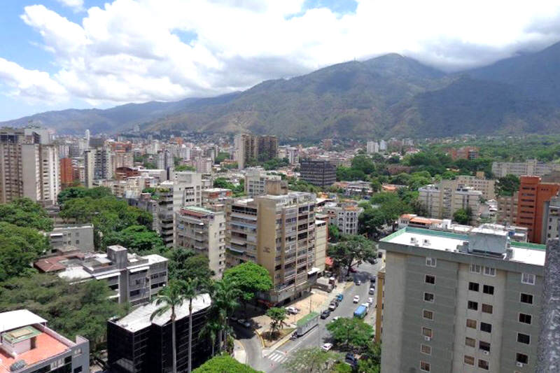 Caracas-Country-Club-donde-se-hospeda-el-Partido-Podemos-6-800x533
