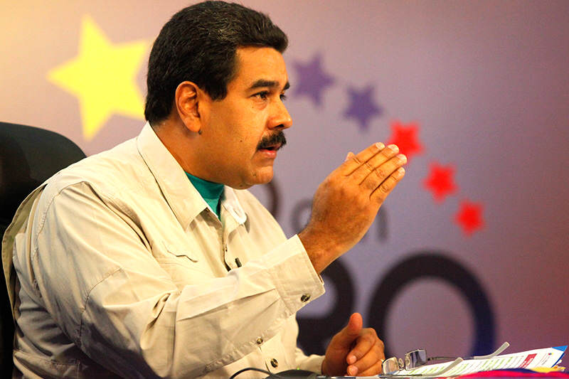 Nicolas-Maduro-señala-ordena