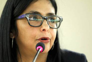 ¡NO LO SUPERA! Delcy Rodríguez a Colombia: Es una vergüenza que Uribe haya sido presidente