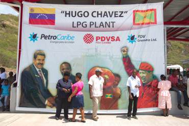 ¡EL PAÍS EN COLAS Y…! Gobierno de Maduro inaugura planta de gas «Hugo Chávez» en Granada