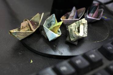 ¡DIRECTO AL BARRANCO! Cendas advierte: Venezuela entrará en hiperinflación antes del 2016