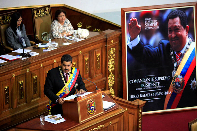 Maduro-discurso-AN-6j-21-chavez