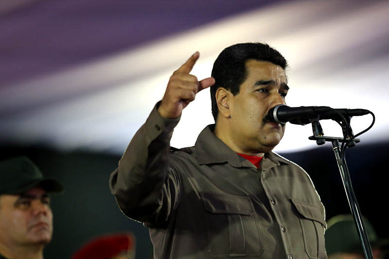 Maduro-vladimir-padrino-señala-amenaza
