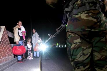 ¡LO ÚLTIMO! Colombia prende las alarmas: «Comienzan a llegar deportados desde Caracas»