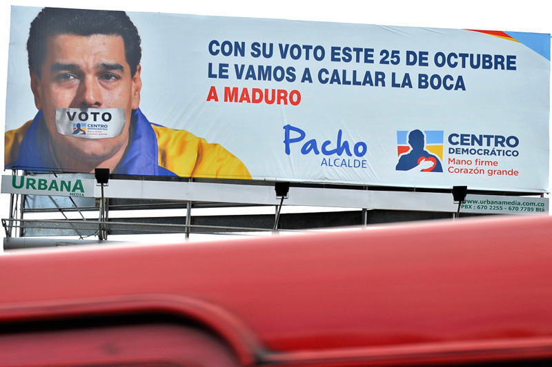 Vayas-Carteles-Propaganda-Politica-en-Bogota-contra-Nicolas-Maduro-5