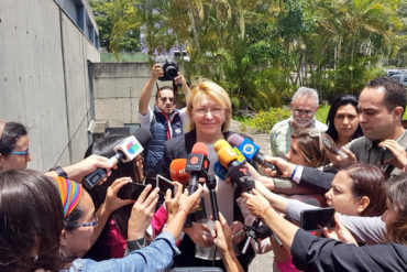 ¡NO SE DOBLEGA! Luisa Ortega en encuentro con oposición: Desconozco la remoción, yo sigo siendo la fiscal general