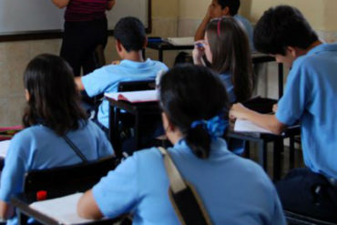 ¡GRAVÍSIMO! Bachilleres inscritos en el Plan Chamba Juvenil podrían sustituir a profesores de liceo (la educación va palo abajo)