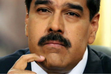¡MÍRELA! Chavista arrepentida estalla contra Maduro por dificultades para sacar su pasaporte y emigrar: “Nos estás matando”