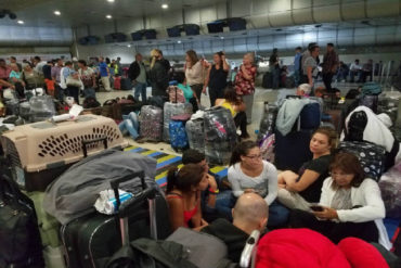 ¡GOBIERNO INCOMPETENTE! Venezolanos en Aruba viven momentos de angustia por no saber cuándo podrán retornar a sus hogares