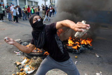 ¡NICO SE RETUERCE! Alemania a favor de sancionar a Maduro por violencia contra manifestantes y por bloquear ayuda humanitaria
