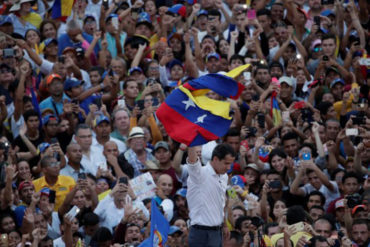 ¡IMPRESIONANTE! 10 imágenes que muestran la avalancha de gente que respaldó a Guaidó en Maracaibo este #13Abr (+Tomas aéreas)