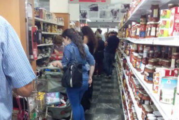 ¡CAOS! Los supermercados de Caracas se saturaron tras confirmación de la llegada de coronavirus (+Video)