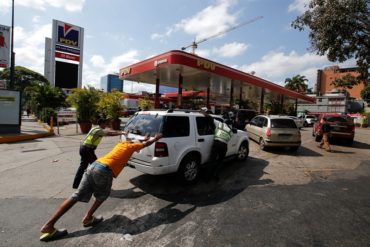 ¡TODO UN CAOS! Plan de Maduro para surtir gasolina se ha vuelto un problema para los venezolanos