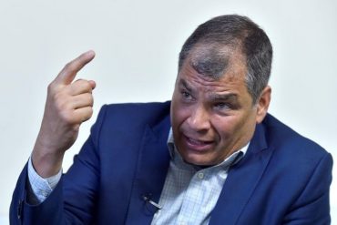 ¡SE MOLESTÓ! Rafael Correa califica como “ridícula” la solicitud a la Interpol para su captura (acusó al juez de “corrupto”)