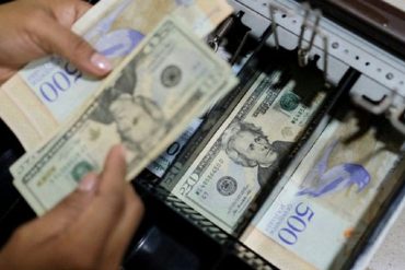 ¡DEBES SABERLO! Economista explica por qué Maduro no tiene la capacidad de pagar sueldos, pensiones y bonos en dólares (+Video)