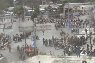 ¡INDIGNADOS! Comerciantes de Caracas protestaron este #20Nov para denunciar que no les permiten trabajar pese a la flexibilización de la cuarentena (+Fotos) (+Videos)