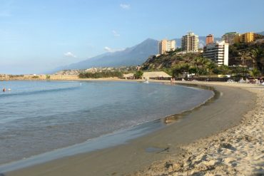 ¡VEA! Así se encuentran las playas de La Guaira este domingo de Semana Santa en plena cuarentena radical (+Video)