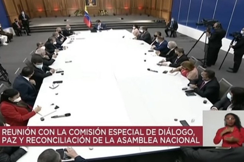 VAYA DESCARO! Luego de detener a Freddy Guevara y hostigar a Guaidó: Maduro  se reunió con la “Comisión de Diálogo” de la Asamblea Nacional chavista  (+Video)