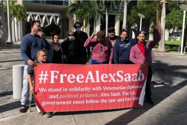 ¡AY, POR FAVOR! El minúsculo grupo de “manifestantes” que envió el régimen a la corte federal de Miami para exigir la libertad de Alex Saab (+Foto)