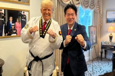 ¡VEA! Donald Trump recibió el cinturón negro de 9º dan en taekwondo: “Es un honor para mí”:  (+Fotos)